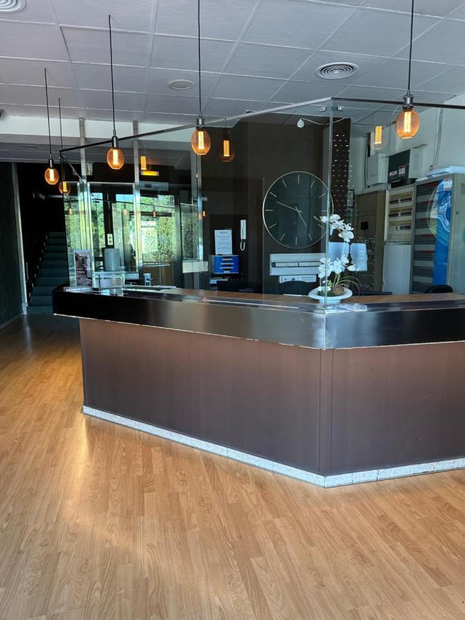 Aparthotel Montcada Екстер'єр фото